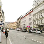 Elegant Apartment Naschmarkt